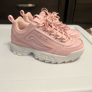 Fila Size 7 Women’s Pink Tennis Shoes